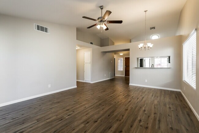 Foto del edificio - 4379 W Bunk House Rd
