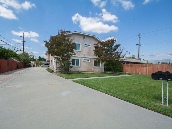 Building Photo - 1847 N Baker Ave