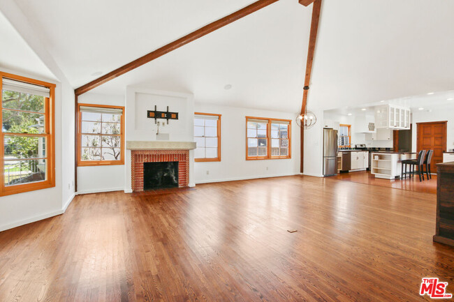 Building Photo - 2411 Castle Heights Ave
