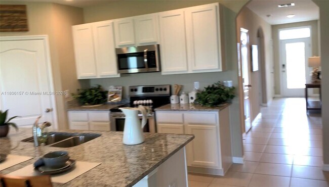 Building Photo - 368 Tanglewood Dr