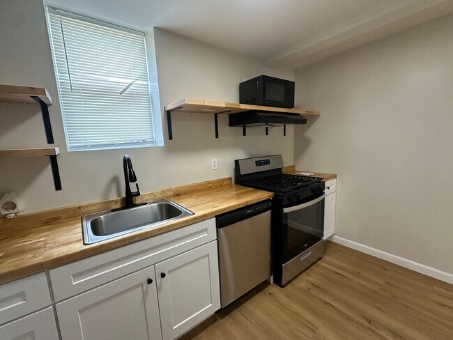 Building Photo - Cozy 1 Bedroom in Johnston!