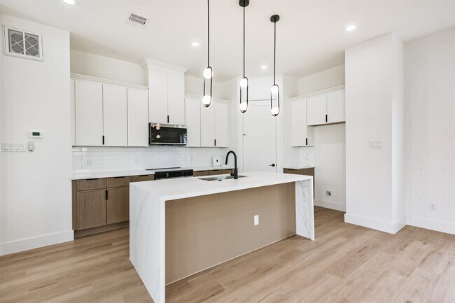 Foto del edificio - 3808 Ennis St