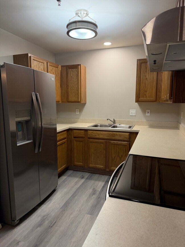 Building Photo - 23296 Cornerstone Village Dr