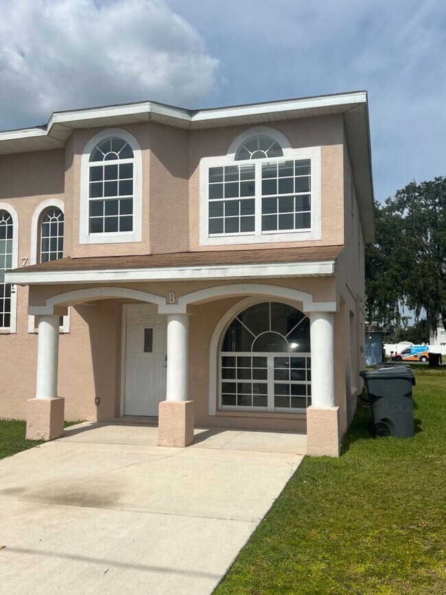 Foto del edificio - Fantastic Deal on Poinciana Home