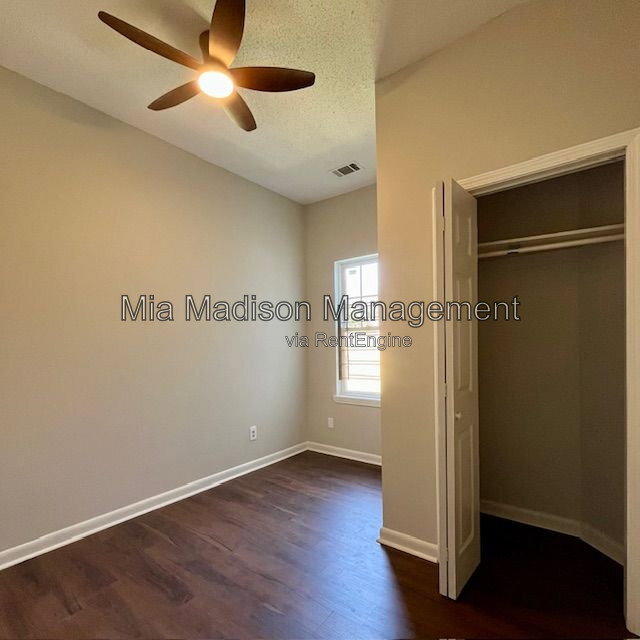 Foto del edificio - 628 W Anderson Ln