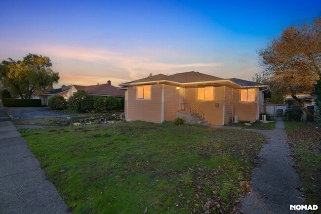 Building Photo - 126 K St NE