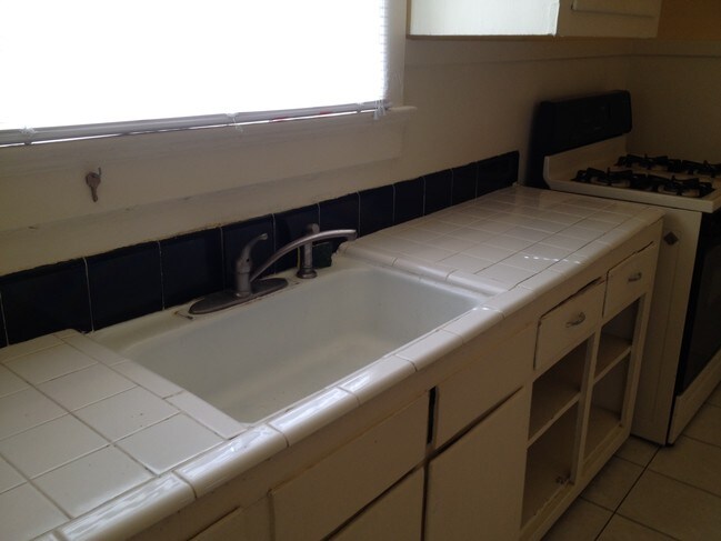 kitchen view 2 - 2537 Wisteria St