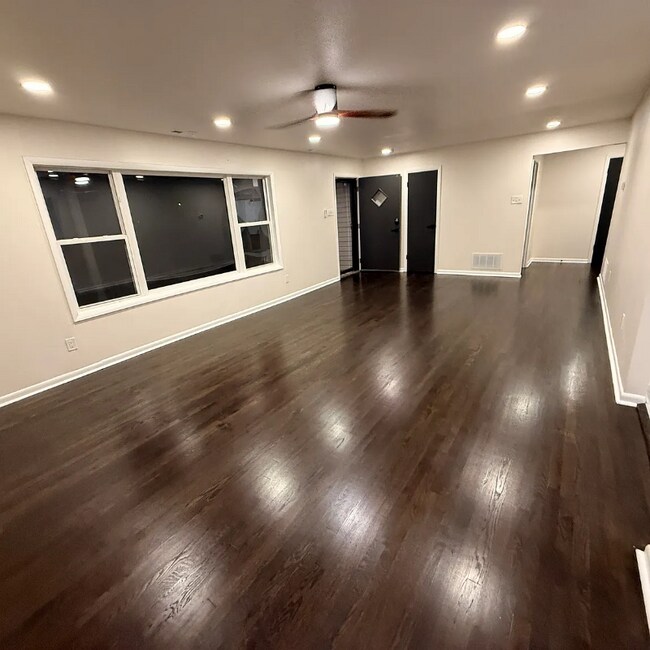 Foto del edificio - 5211 E 141st St