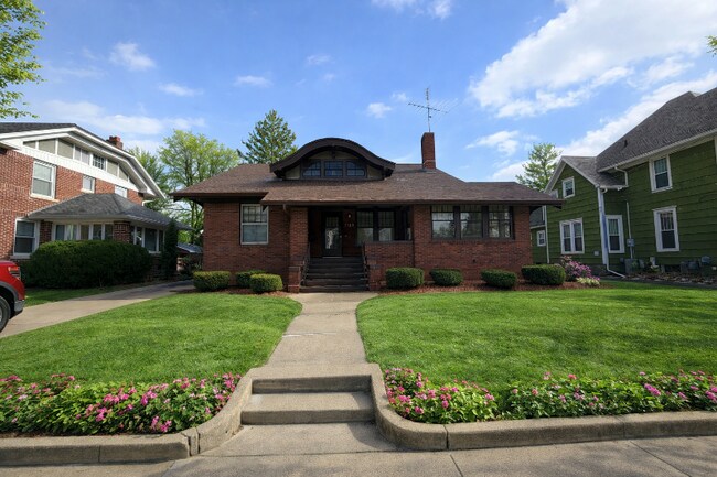 Foto del edificio - 1155 N Cherry St