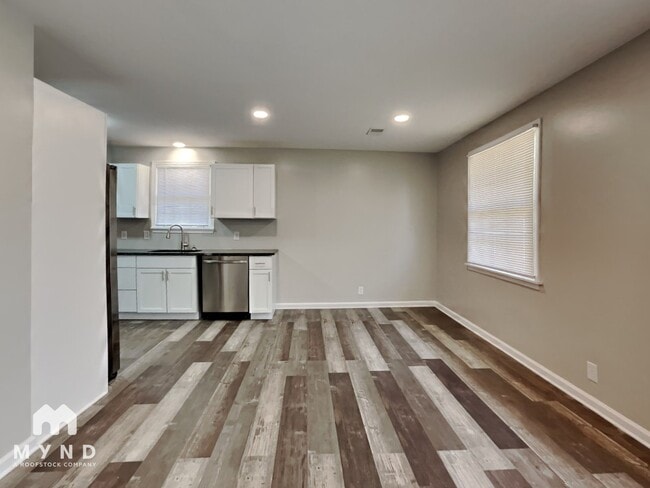 Building Photo - 3835 Valley Ridge Dr