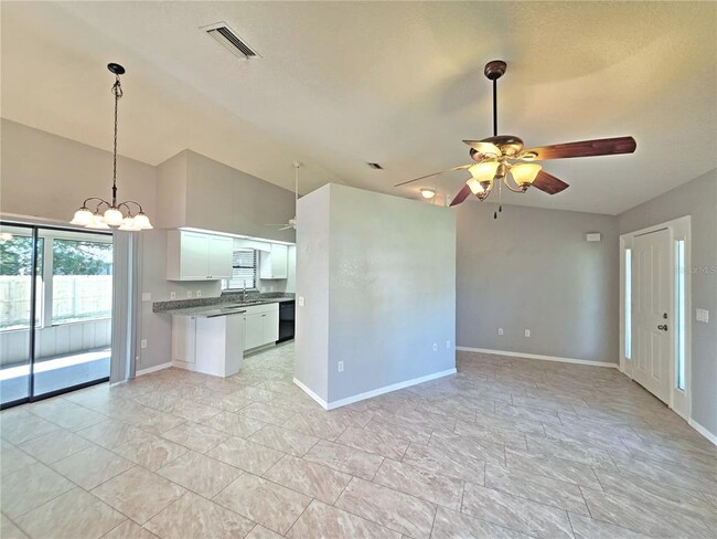 Building Photo - 920 Tanager Rd