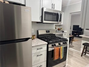 Building Photo - 1131 Lincoln Ave