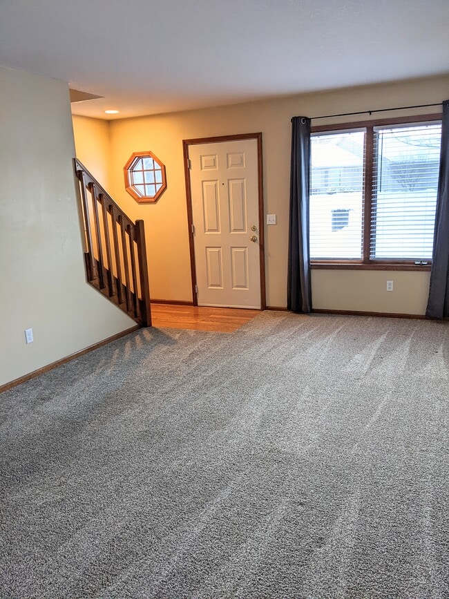 Building Photo - 1523 Fieldstone Dr