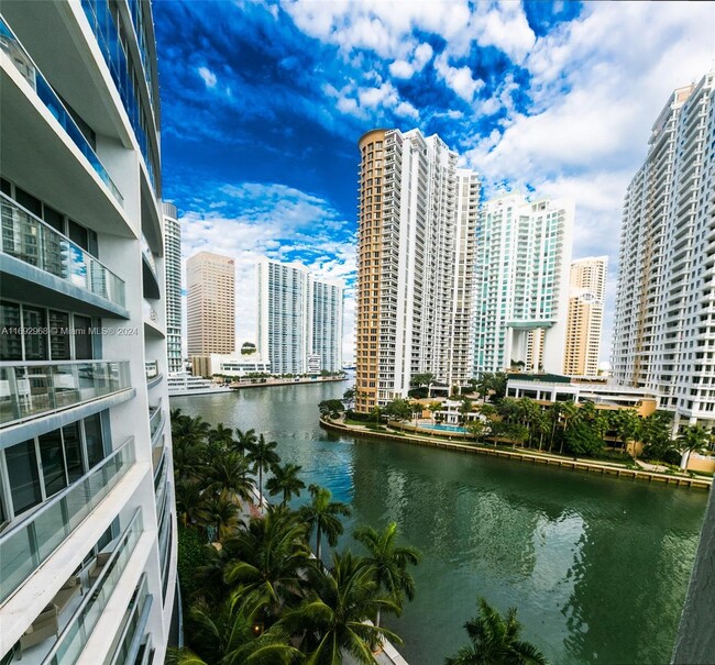 Foto del edificio - 495 Brickell Ave