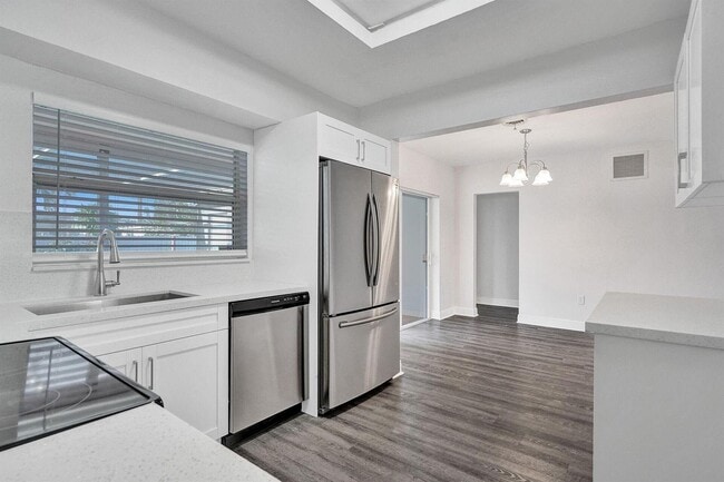 Building Photo - 7808 Indigo St
