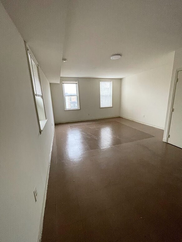 Foto principal - 4232 W Girard Ave