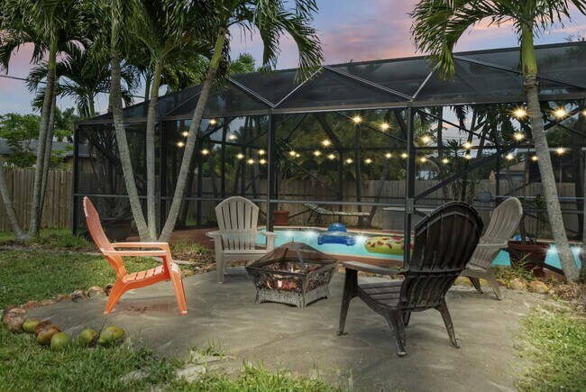 Building Photo - 991 SE Walters Terrace