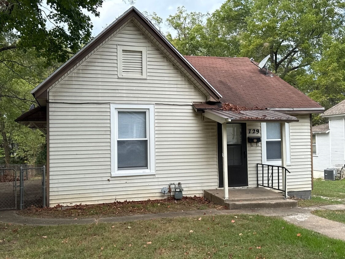 2 Bedroom House! $750!!! - 2 Bedroom House!  $750!!!