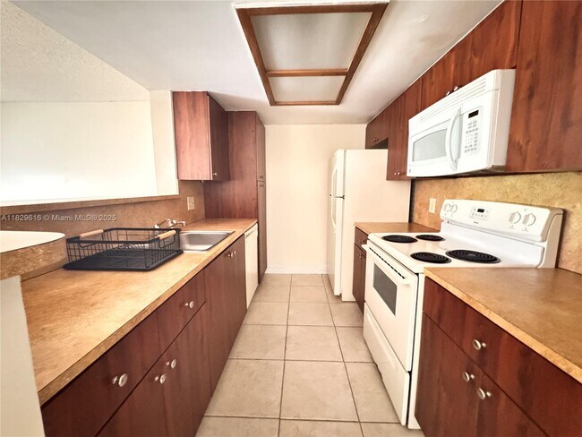 Building Photo - 8430 Coral Lake Way