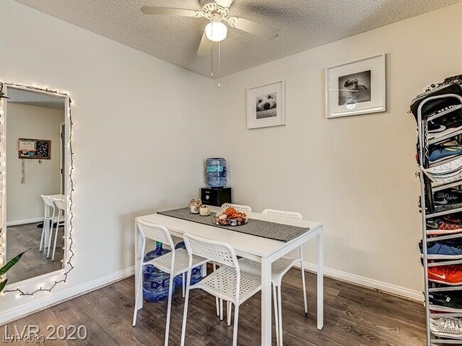 Foto del edificio - 2200 S Fort Apache Rd