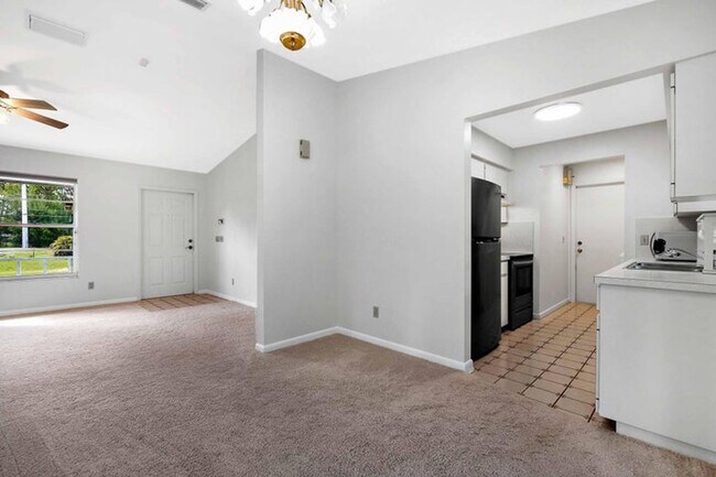 Foto del edificio - 4355 Avocado Boulevard, West Palm Beach, F...