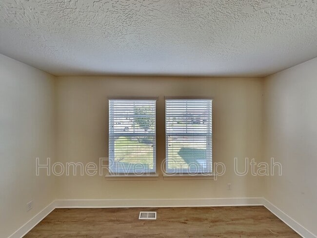 Building Photo - 708 S 80 E