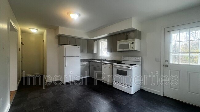 Foto del edificio - 945 Salmon Falls Rd