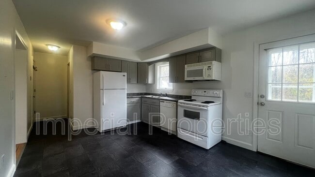 Building Photo - 945 Salmon Falls Rd