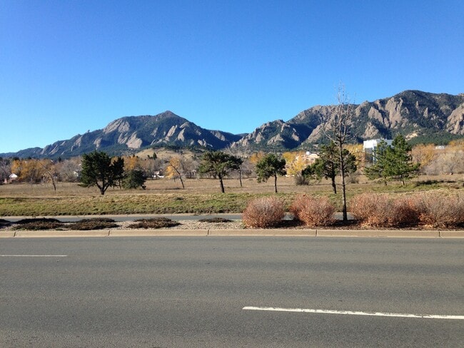 Photo - 60 S Lashley Ln House