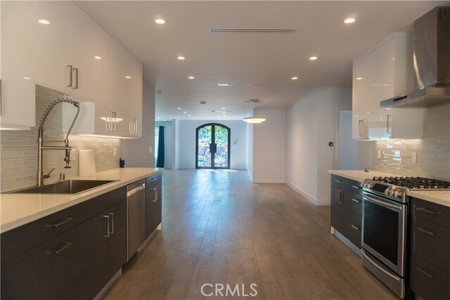 Foto del edificio - 6850 Encino Ave