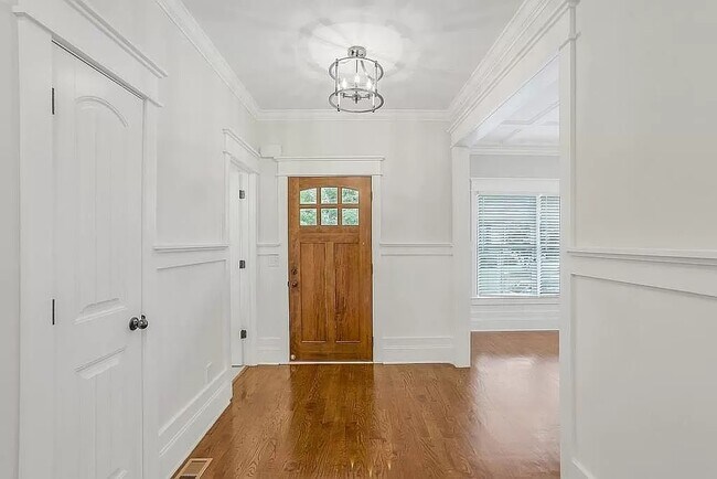 Photo - 3226 Cates Ave NE House