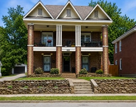 Building Photo - 820 Maury St
