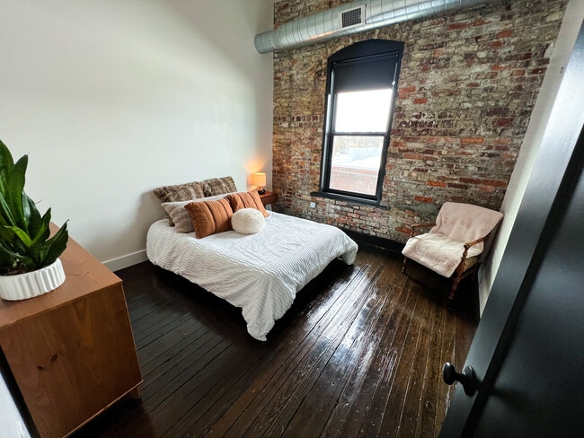 Building Photo - Brick + Mortar Lofts
