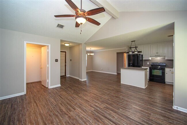 Building Photo - 16384 Sun View Ln