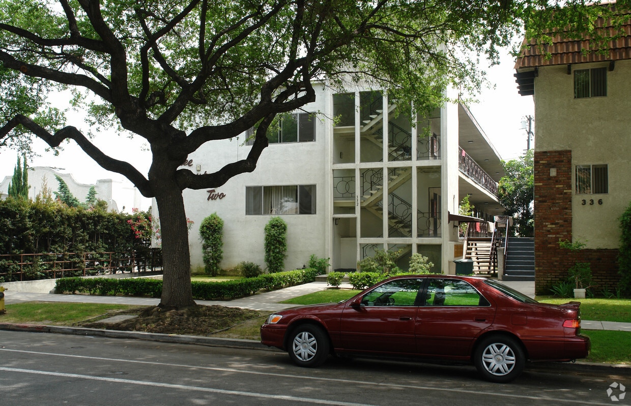 Building Photo - 332 Riverdale Dr