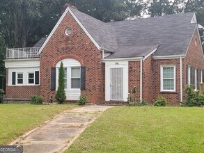Building Photo - 644 Kennolia Dr SW