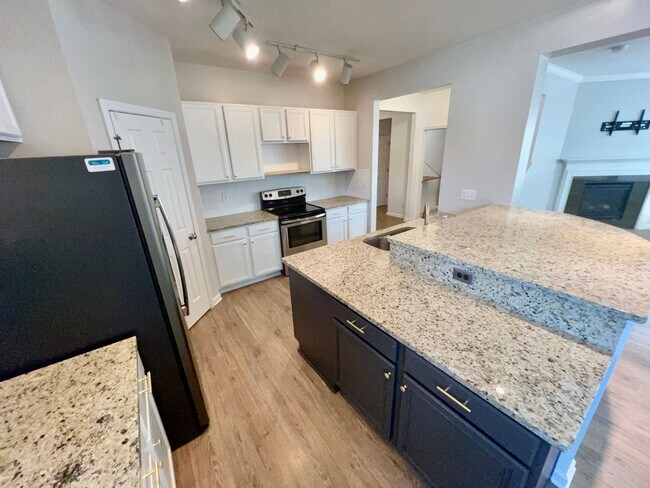 Building Photo - 3328 Hickory Neck Blvd