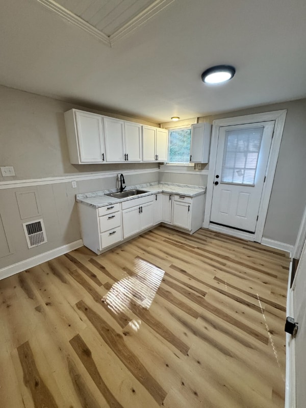 Building Photo - 755 Chislett St