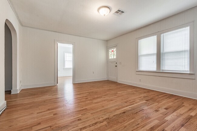 Building Photo - 2615 NW 40th St