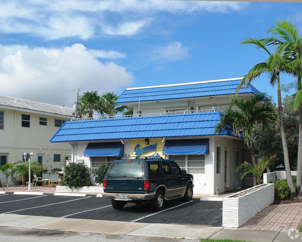 Foto del edificio - Sunny Shores Apartments