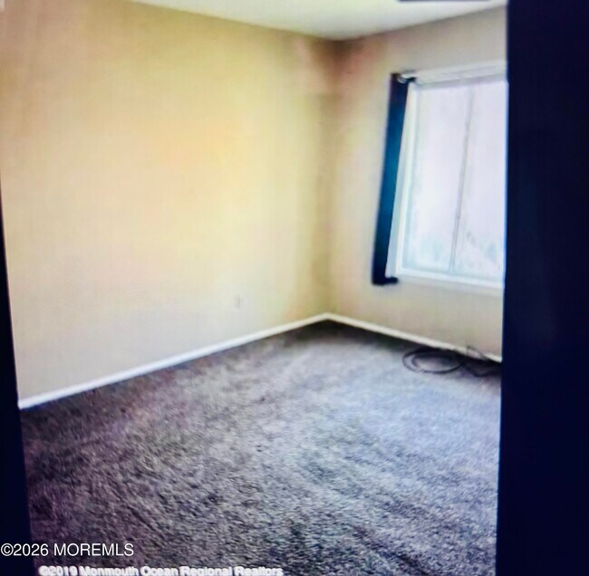 Foto del edificio - 6 Helen Dr