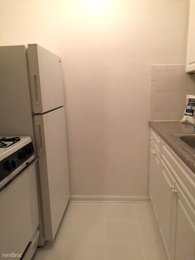 Foto del edificio - Studio, 1 bath  - 4411 Church Ave studio