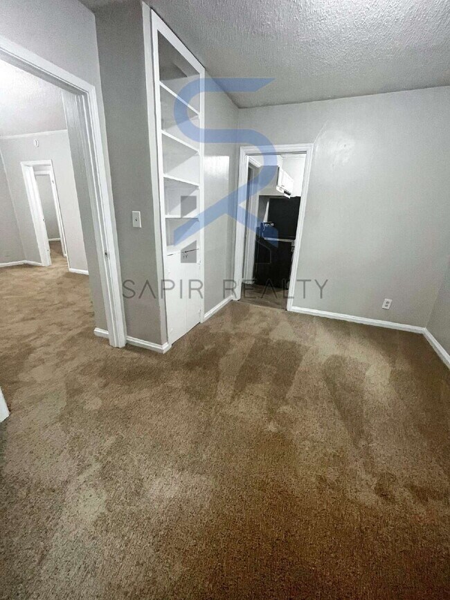 Building Photo - Move in before December 15th and get $100 OFF your rent for the first 3 months — PLUS a $250 Amaz...
