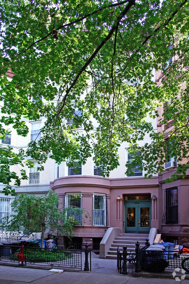 Building Photo - 409 3rd St