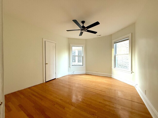 Foto del edificio - 6608 N Washtenaw Ave