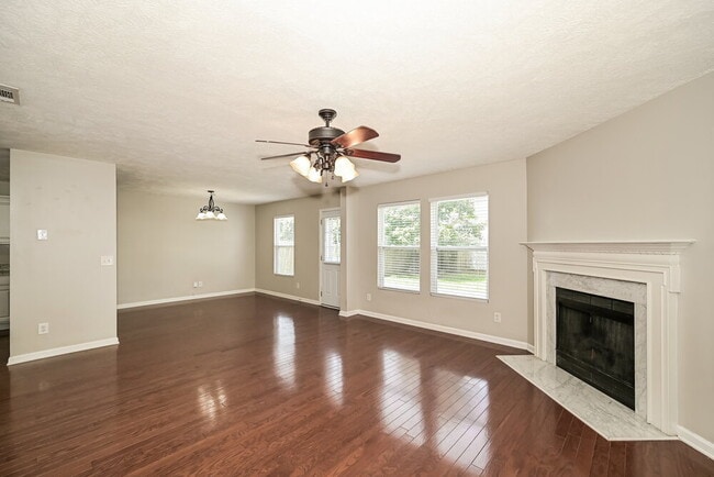 Building Photo - 227 Elderberry Way