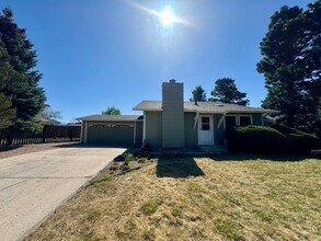 Building Photo - 5045 Escapardo Way