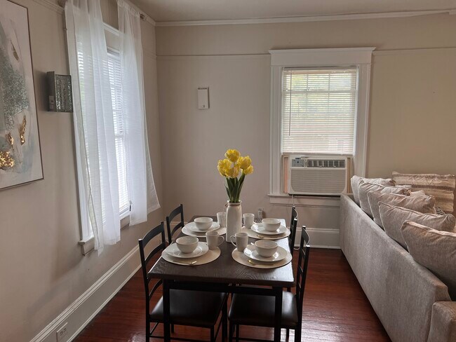 Photo - 2533 Post St Apartments