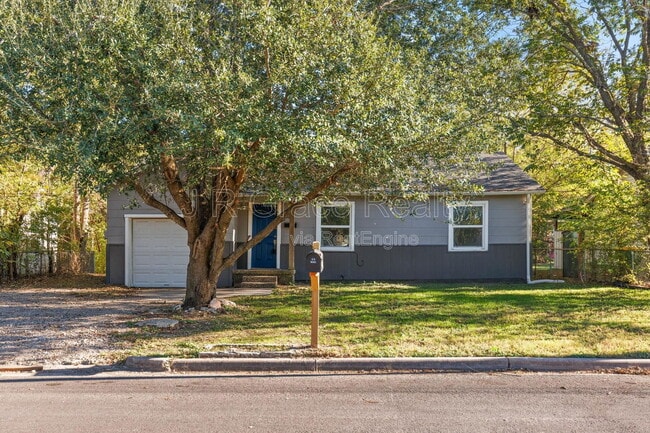 Building Photo - 3621 Redbird St