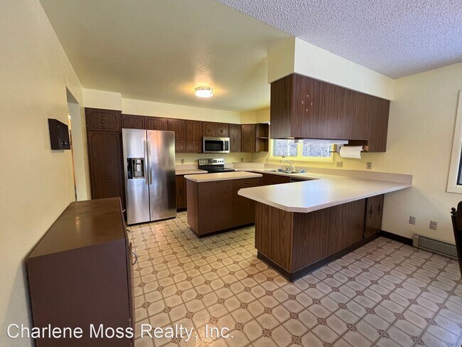 Building Photo - 4 br, 2 bath House - 3000 N Burlwood Lane